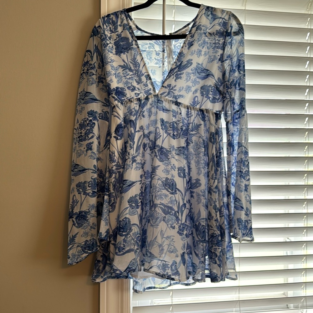 Long sleeve v-neck floral dress